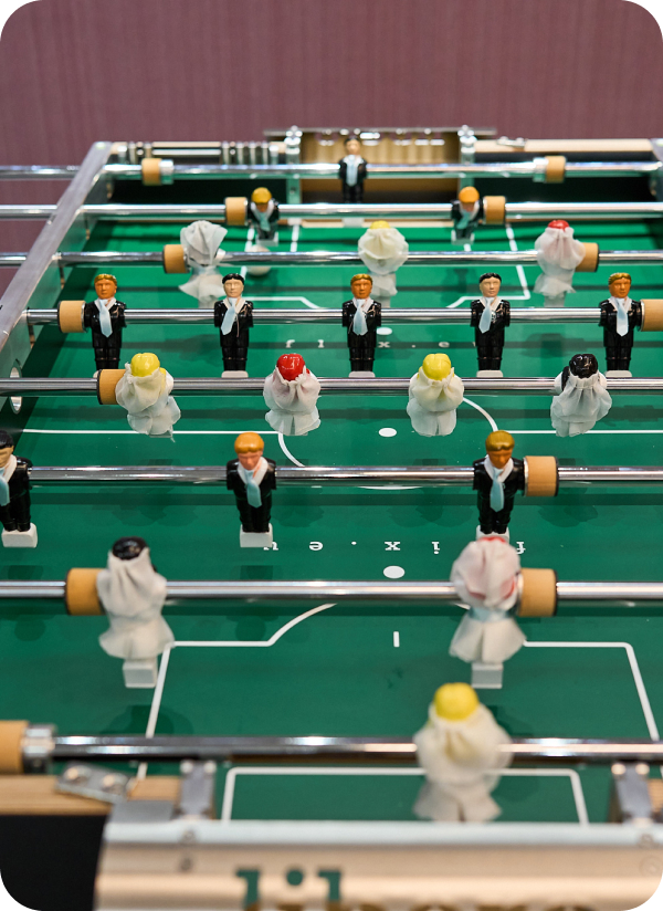 Esküvői csocsó figurák felülről